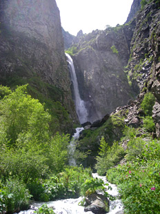 Wodospad obok Kazbegi